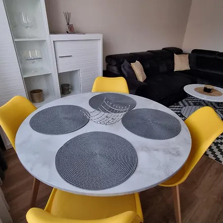 Feel Like At Apartment *